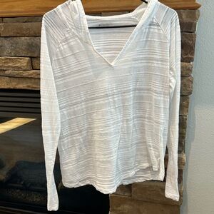 Columbia: Women's White V-Neck Top